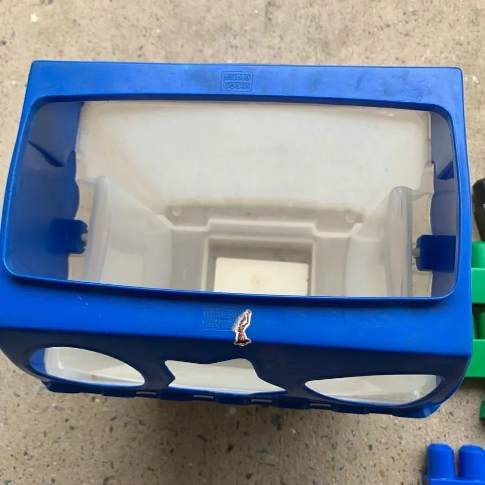 Mega Bloks Puppy Build N Sort Partial Set